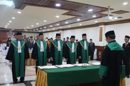 Pelantikan dan pengambilan sumpah jabatan lima ketua pengadilan agama di Bali, Jumat (31/5/2024).