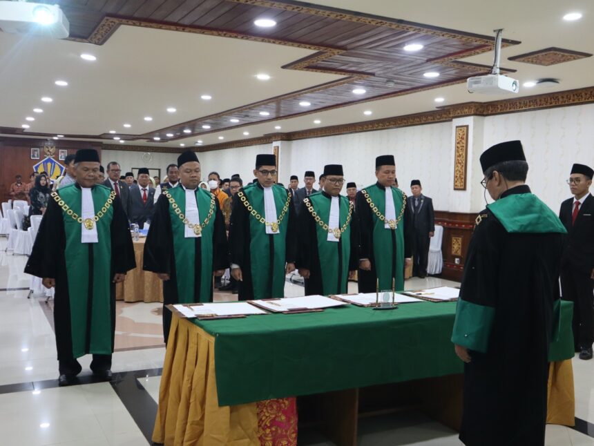 Pelantikan dan pengambilan sumpah jabatan lima ketua pengadilan agama di Bali, Jumat (31/5/2024).